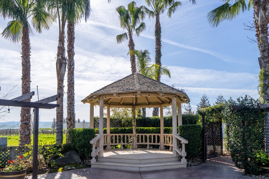 More Photos Of 8482 W Linne Rd, Tracy Winery Vineyard For Lease