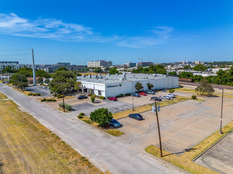 More Photos Of 200 Greenleaf St, Fort Worth Industrial For Sale