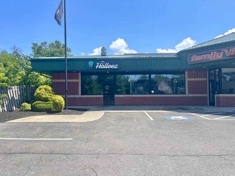 More Photos Of 954 Ridge Rd, Lackawanna Freestanding For Lease