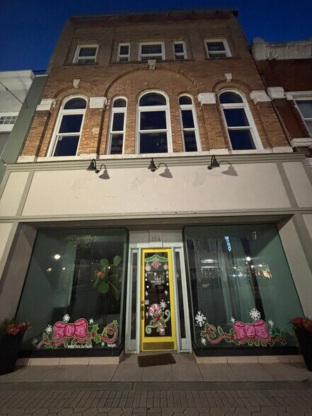 More Photos Of 134 N Patterson St, Valdosta Storefront Retail Office For Sale