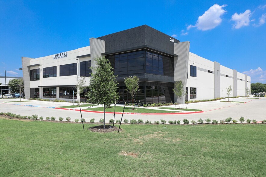 More Photos Of 260 W Exchange Pky, Allen Showroom For Lease