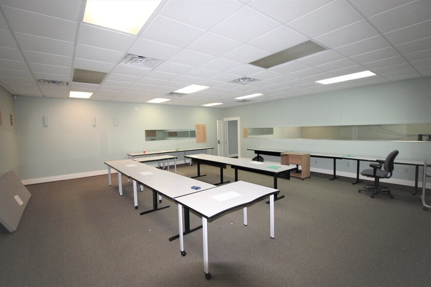 More Photos Of 950 3rd St, Natchitoches Office For Sale