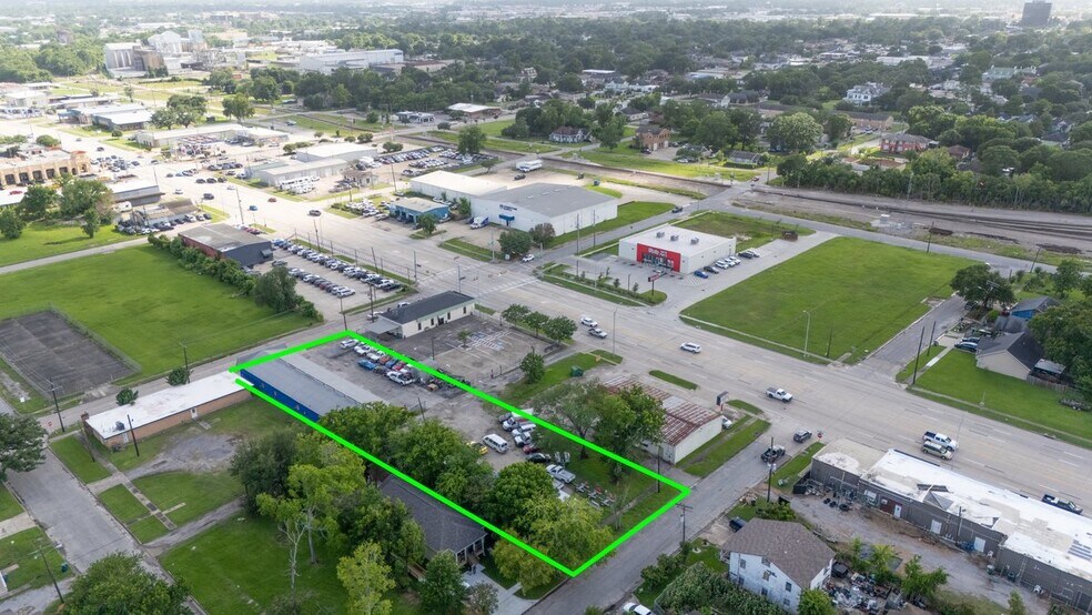 More Photos Of 1470 North St, Beaumont Auto Repair For Sale