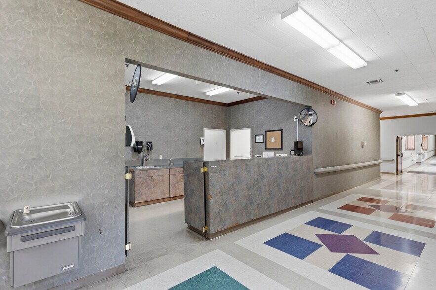 More Photos Of 450 Towne Center Blvd, Ridgeland Skilled Nursing Facility For Sale