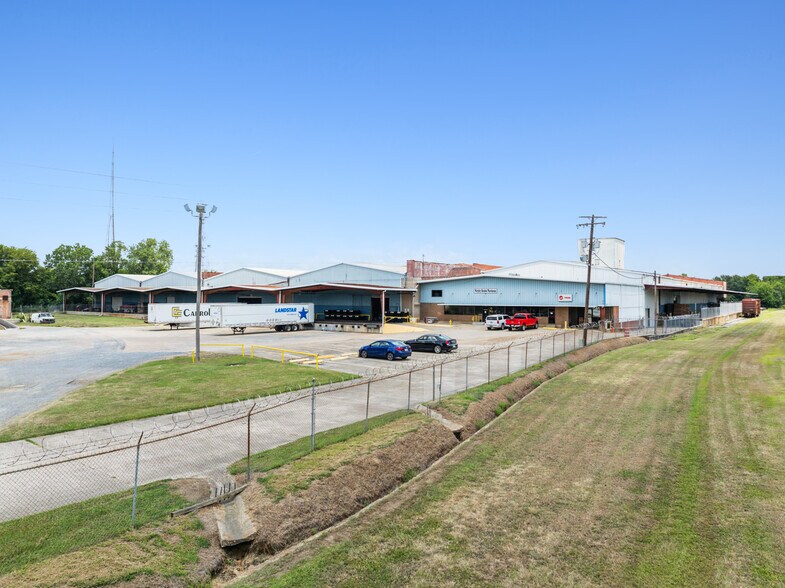 More Photos Of 2391 Levy St, Shreveport Warehouse For Lease