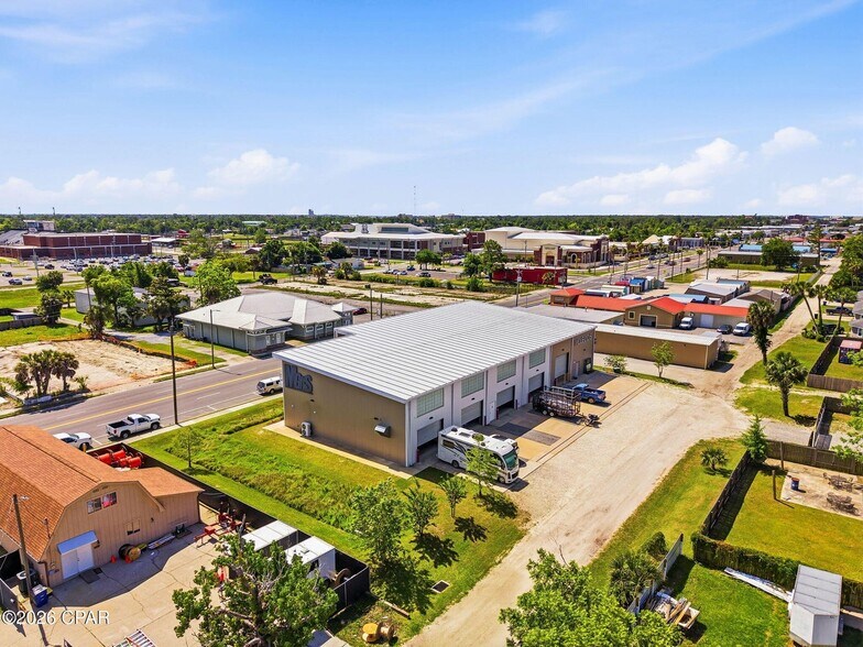 More Photos Of 1331 Harrison Ave, Panama City Showroom For Sale