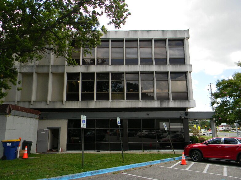 More Photos Of 5410 Indian Head Hwy, Oxon Hill Office For Sale