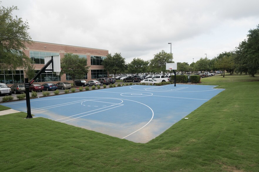 More Photos Of 9401 Amberglen Blvd, Austin Office For Lease