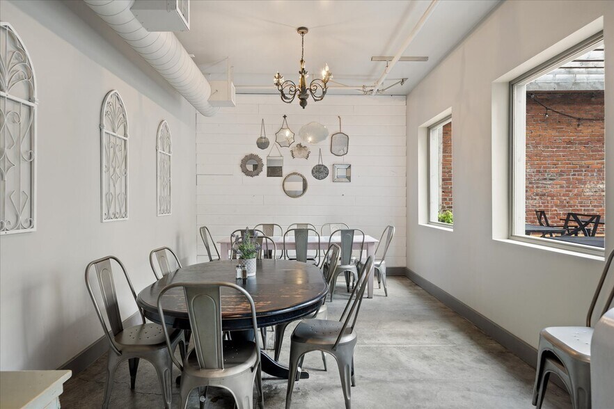 More Photos Of 415 W Main Ave, Spokane Storefront Retail Residential For Sale