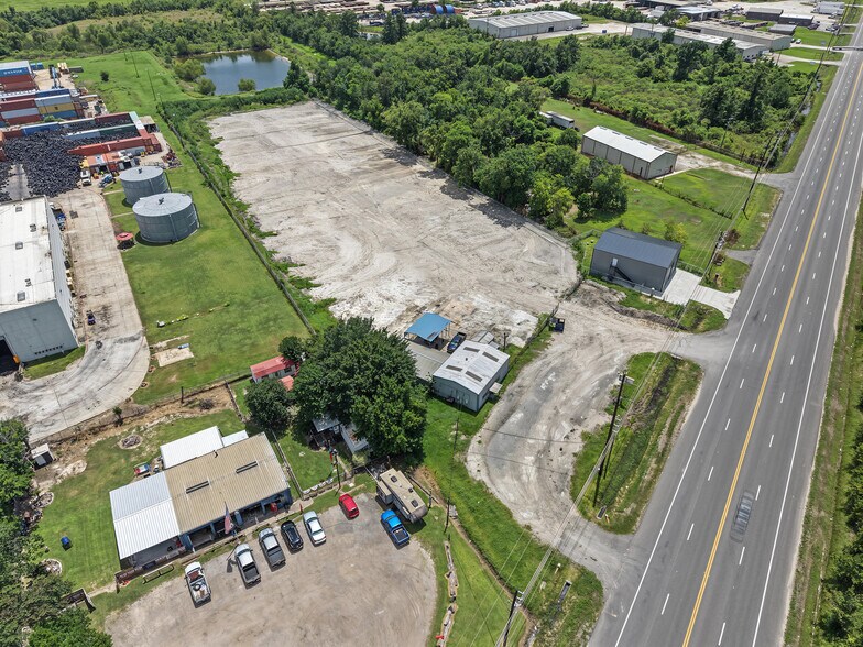 More Photos Of 17928 Beaumont Hwy, Houston Warehouse For Lease