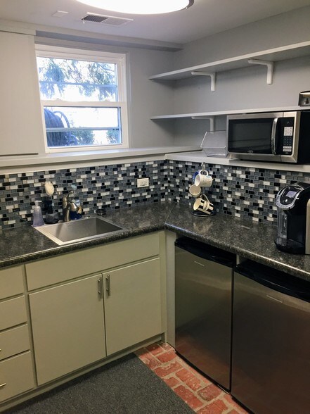 More Photos Of 19 N Grant St, Hinsdale Office For Lease