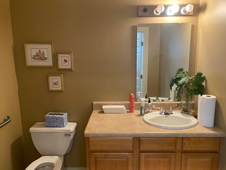 More Photos Of 6817 Southpoint Pky, Jacksonville Unknown For Lease