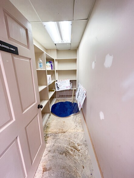 More Photos Of 2651 Cameron St, Mobile Office Residential For Lease