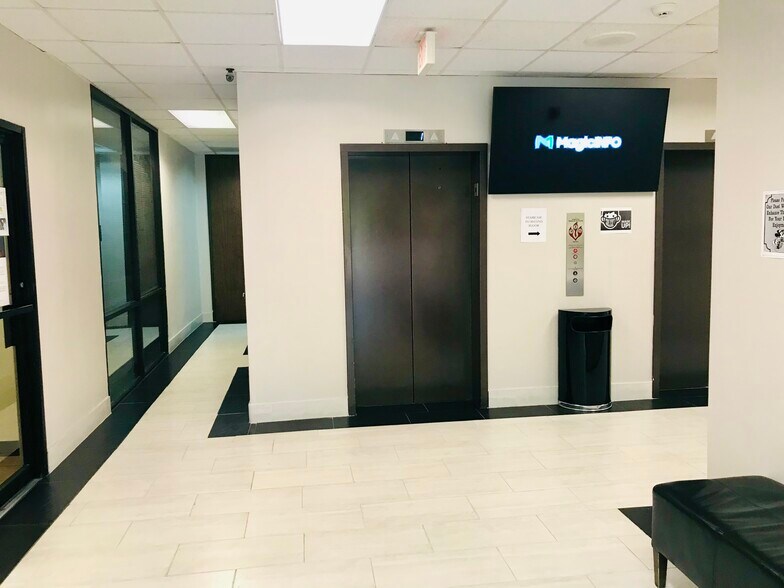 More Photos Of 3315 Burke Rd, Pasadena Medical For Lease