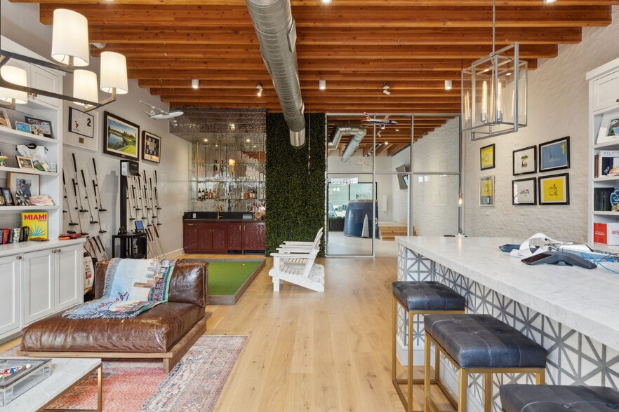 More Photos Of 4763 Algiers St, Dallas Loft Creative Space For Sale