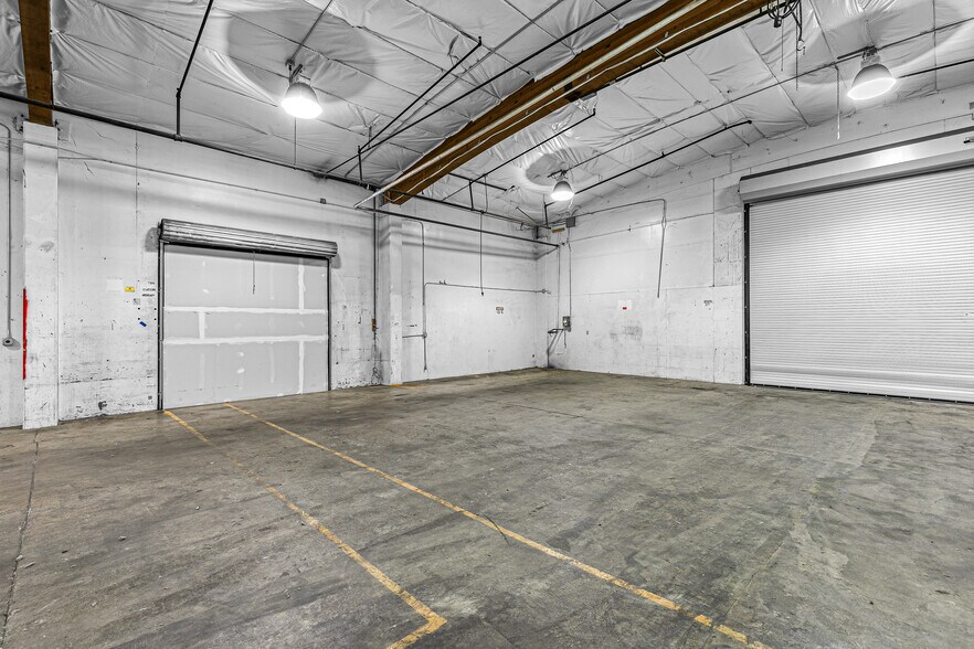 More Photos Of 1990 NW Washington Blvd, Grants Pass Warehouse For Sale