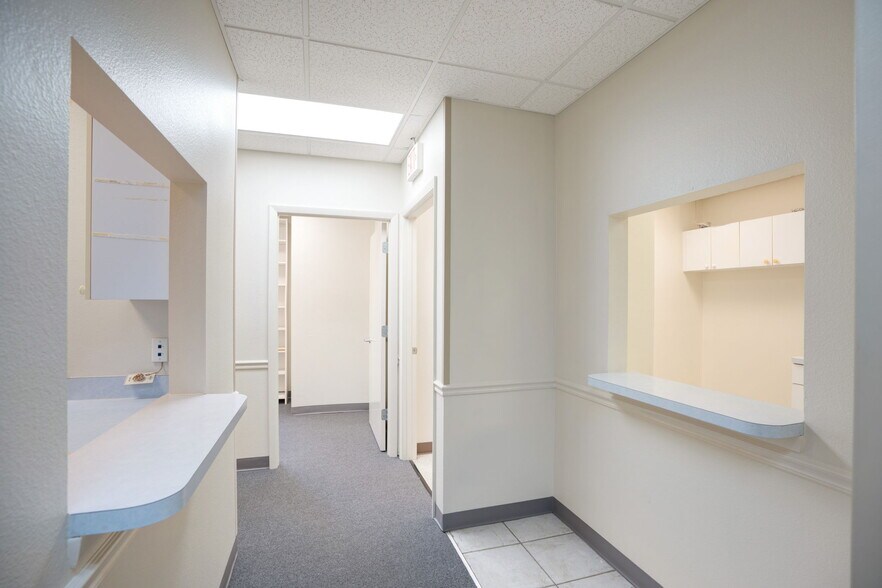 More Photos Of 400 S Tamiami Trl, Venice Medical For Sale