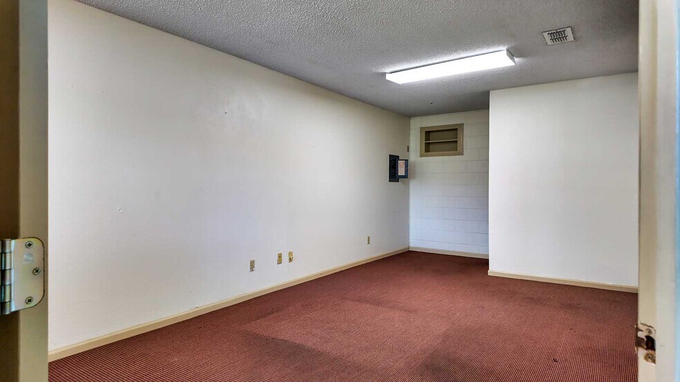 More Photos Of 11763 N Us-319, Thomasville Manufacturing For Sale