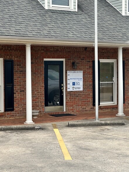 More Photos Of 1202 N Tennessee St, Cartersville Office Residential For Lease