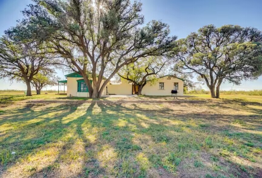 More Photos Of 2070 SW Loop 338, Odessa Specialty For Lease