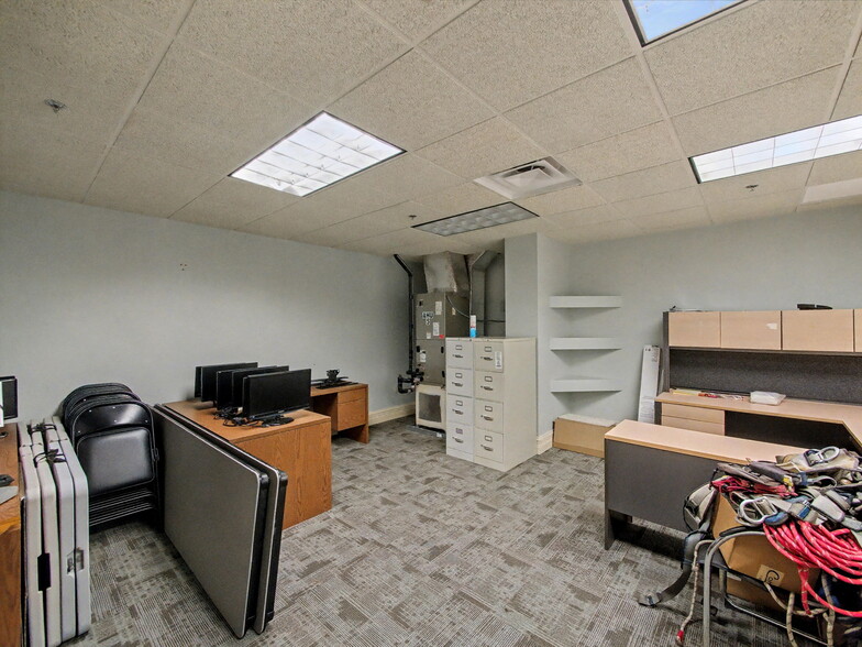 More Photos Of 6861 Garden Rd, Riviera Beach Warehouse For Sale