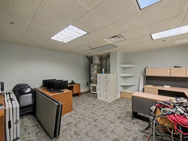 More Photos Of 6861 Garden Rd, Riviera Beach Warehouse For Sale