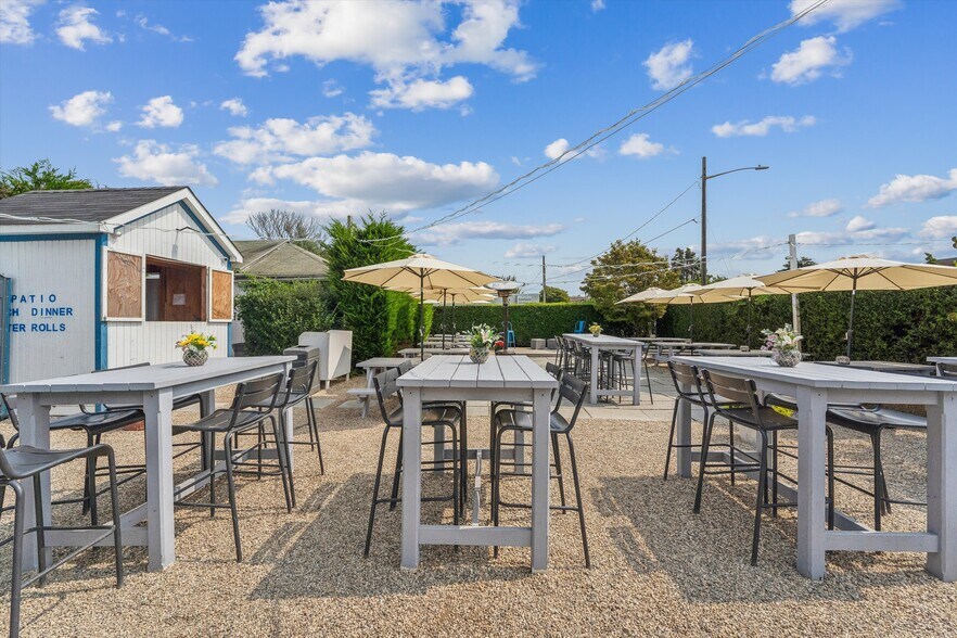 More Photos Of 63 S Euclid Ave, Montauk Restaurant For Sale