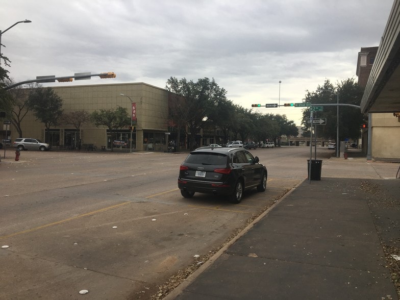 More Photos Of 226 Pine St, Abilene Storefront Retail Office For Sale