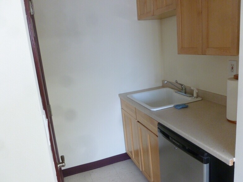 More Photos Of 10 1st St, Lodi Office For Sale