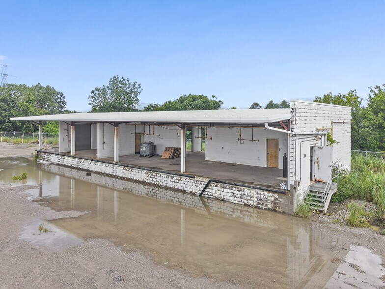 More Photos Of 37401 Stevens Blvd, Willoughby Flex For Lease