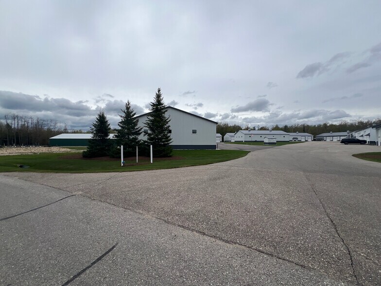 More Photos Of 8932 Moeller Dr, Harbor Springs Specialty For Sale