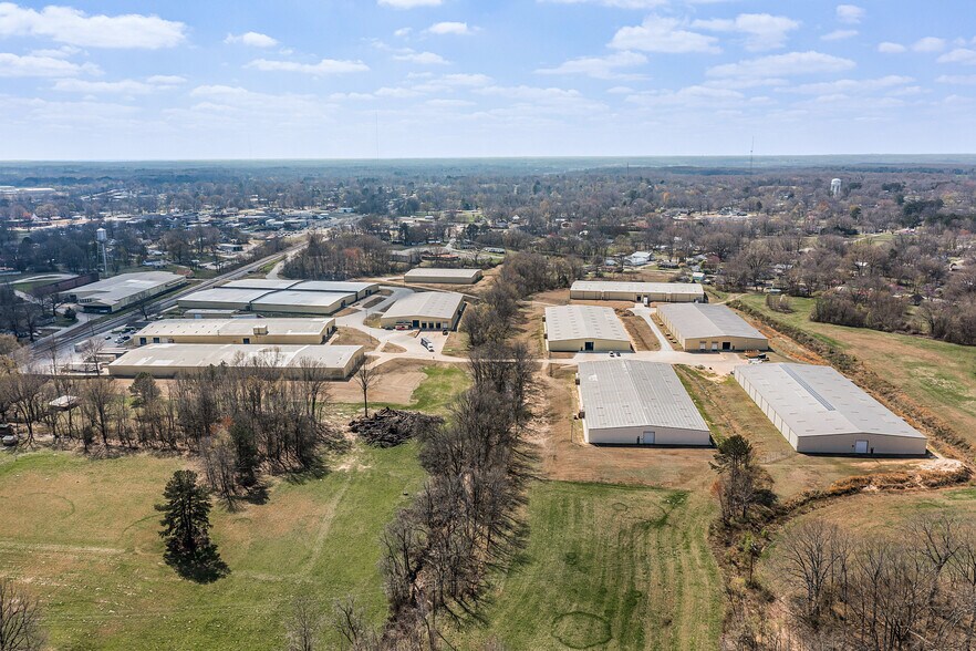 More Photos Of 1200 Lyell St, Milan Unknown For Lease