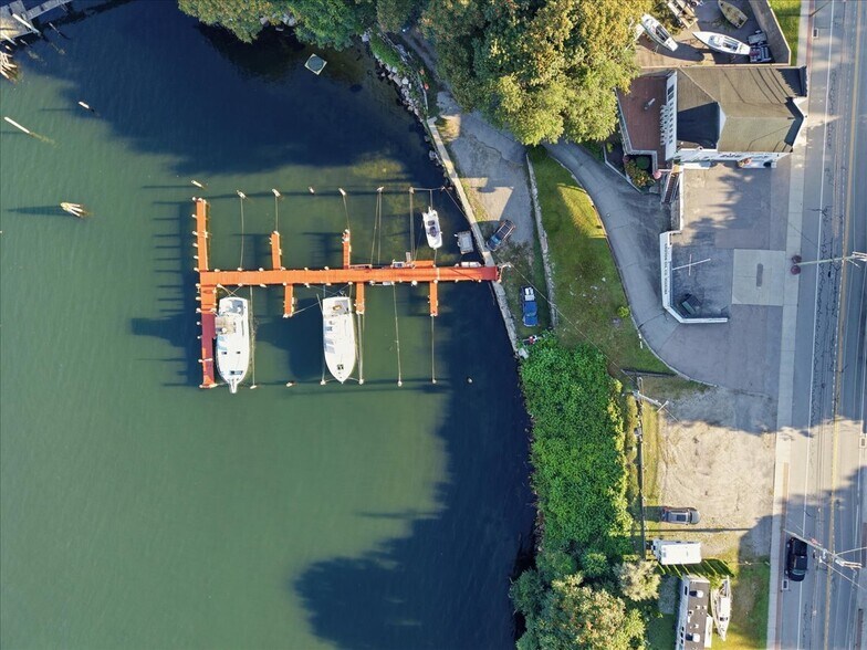More Photos Of 53 Thames St, Groton Marina For Sale