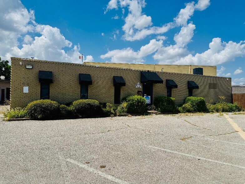 More Photos Of 4309 Action St, Garland Service For Sale