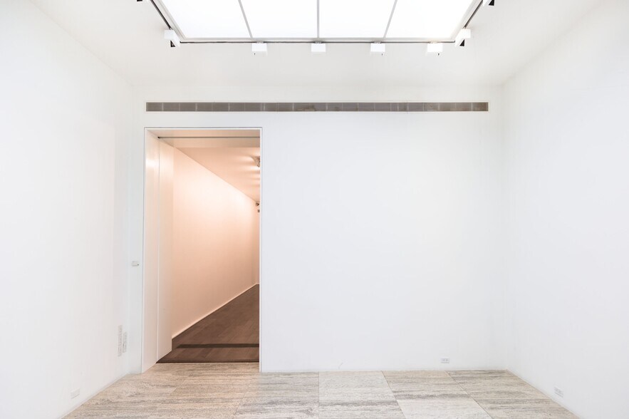 More Photos Of 32 E 69th St, New York Office For Lease