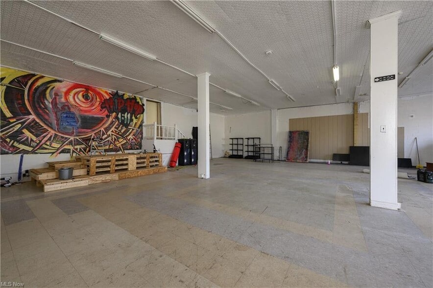 More Photos Of 824 12th St NW, Canton Storefront Retail Residential For Sale