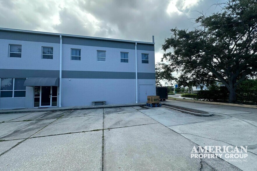 More Photos Of 8482-8490 S Tamiami Trl, Sarasota Office For Sale