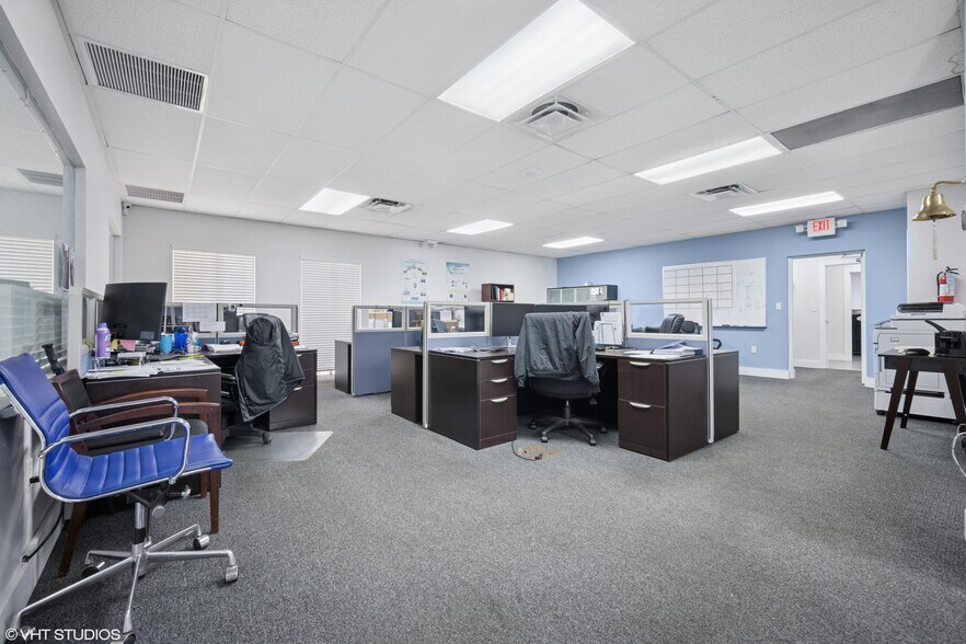 More Photos Of 10405 NW 37th Ter, Doral Warehouse For Lease