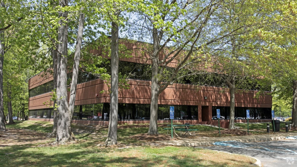 More Photos Of 825 Diligence Dr, Newport News Office For Lease