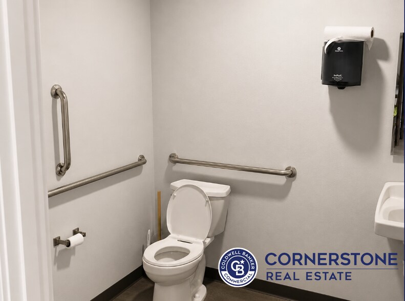 More Photos Of 901 N Foster Rd, Casper Warehouse For Sale