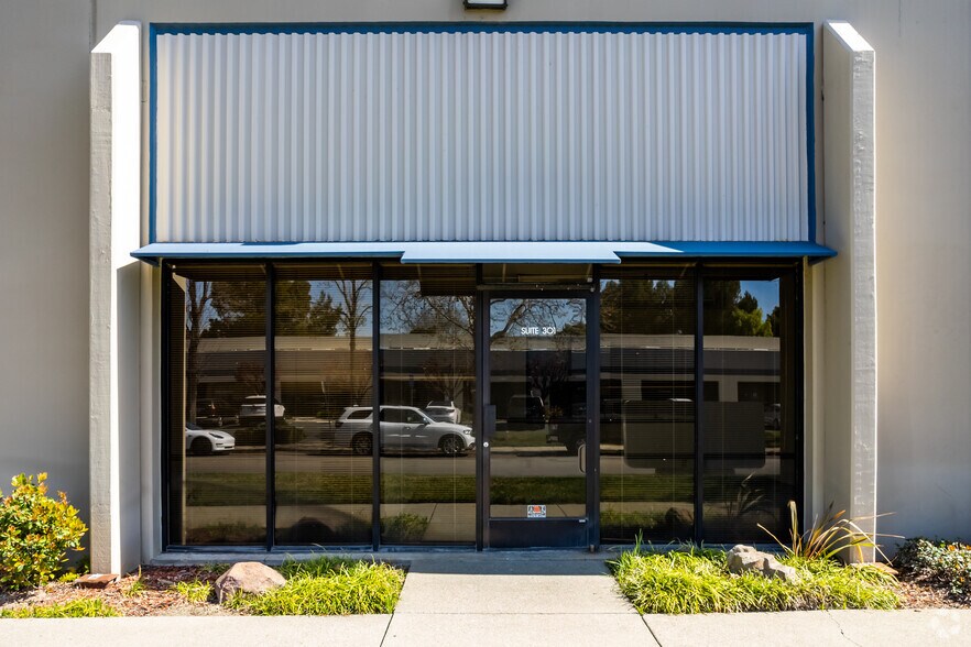 More Photos Of 1040 Serpentine Ln, Pleasanton Unknown For Lease