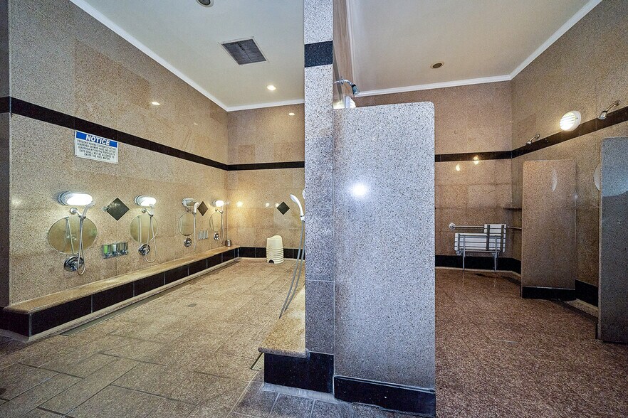 More Photos Of 10211 Balboa Blvd, Northridge Health Club For Sale