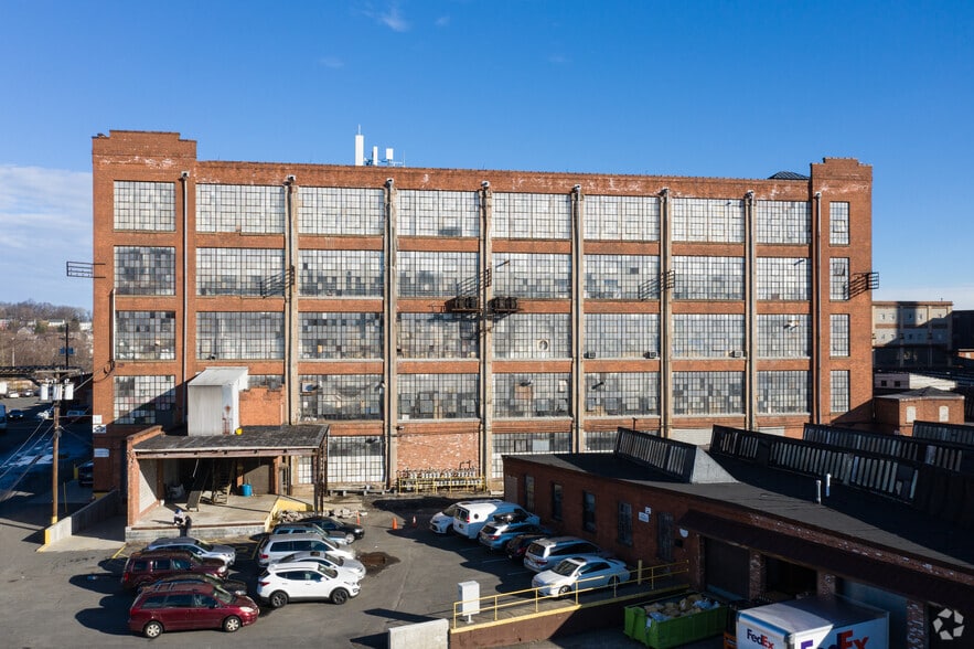 More Photos Of 90 Dayton Ave, Passaic Unknown For Lease