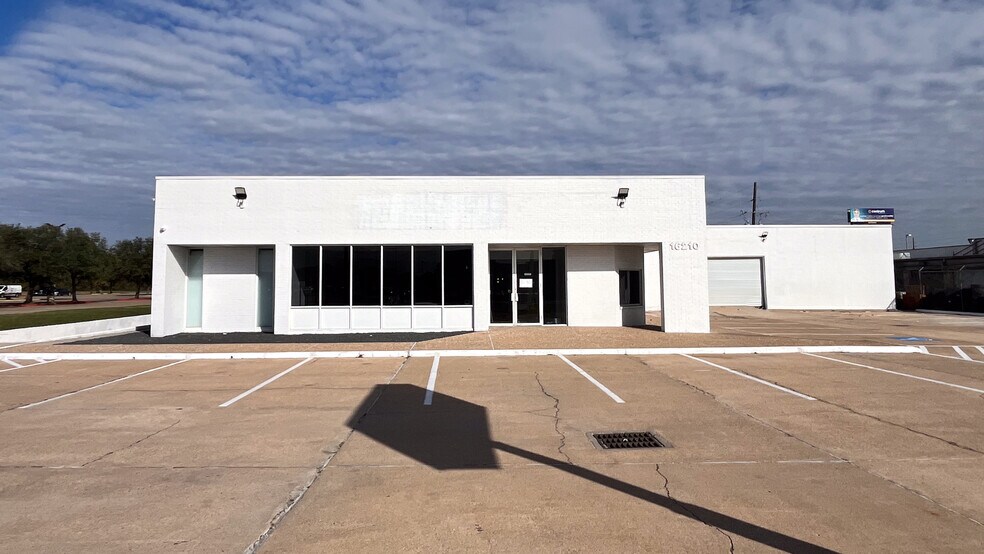 More Photos Of 16210 Clay Rd, Houston Auto Repair For Lease
