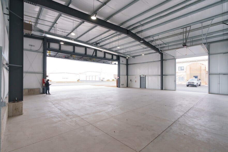 More Photos Of 2441 S 1560 W, Woods Cross Manufacturing For Lease