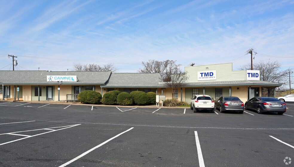 More Photos Of 400 Chisholm Valley Dr, Round Rock Unknown For Lease