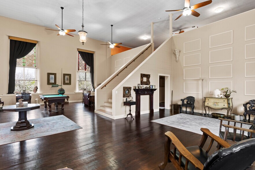 More Photos Of 4 Davis Aly, Loysville Specialty For Sale