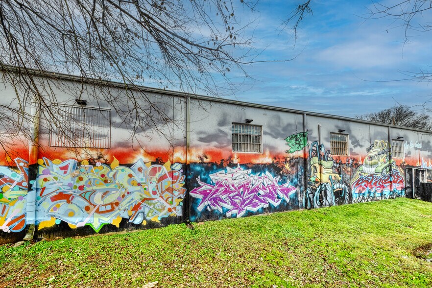 More Photos Of 1004 Sevier Ave, Knoxville Warehouse For Sale