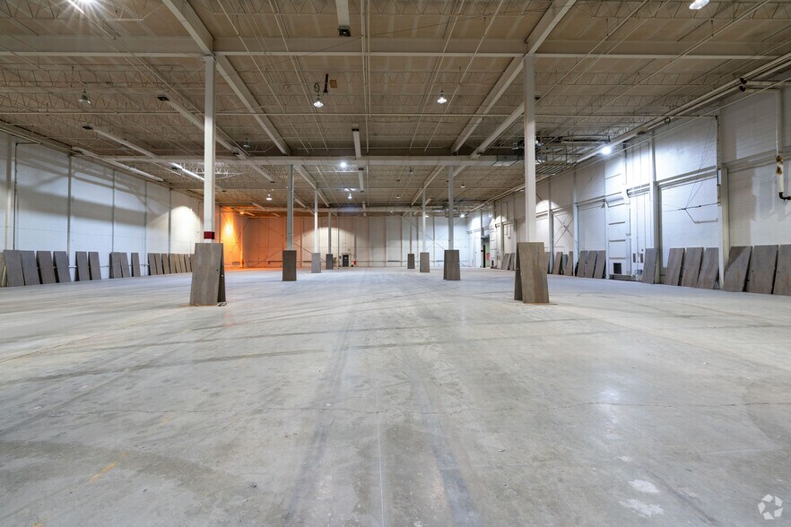 More Photos Of 2500 W Bradley Pl, Chicago Unknown For Lease