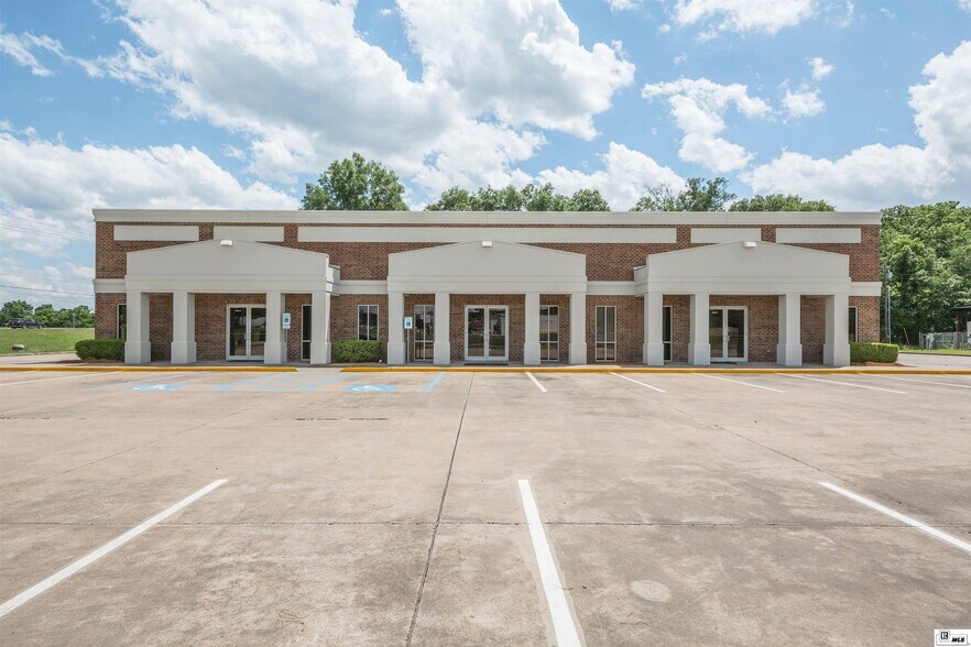 More Photos Of 3995 Sterlington Rd, Monroe Medical For Sale